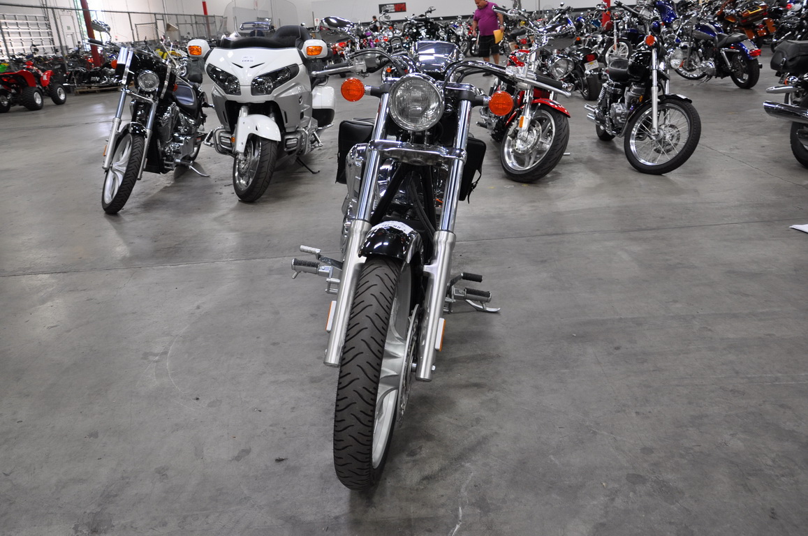 Купить мотоцикл Honda VT1300CXA Fury 2010 фото 2